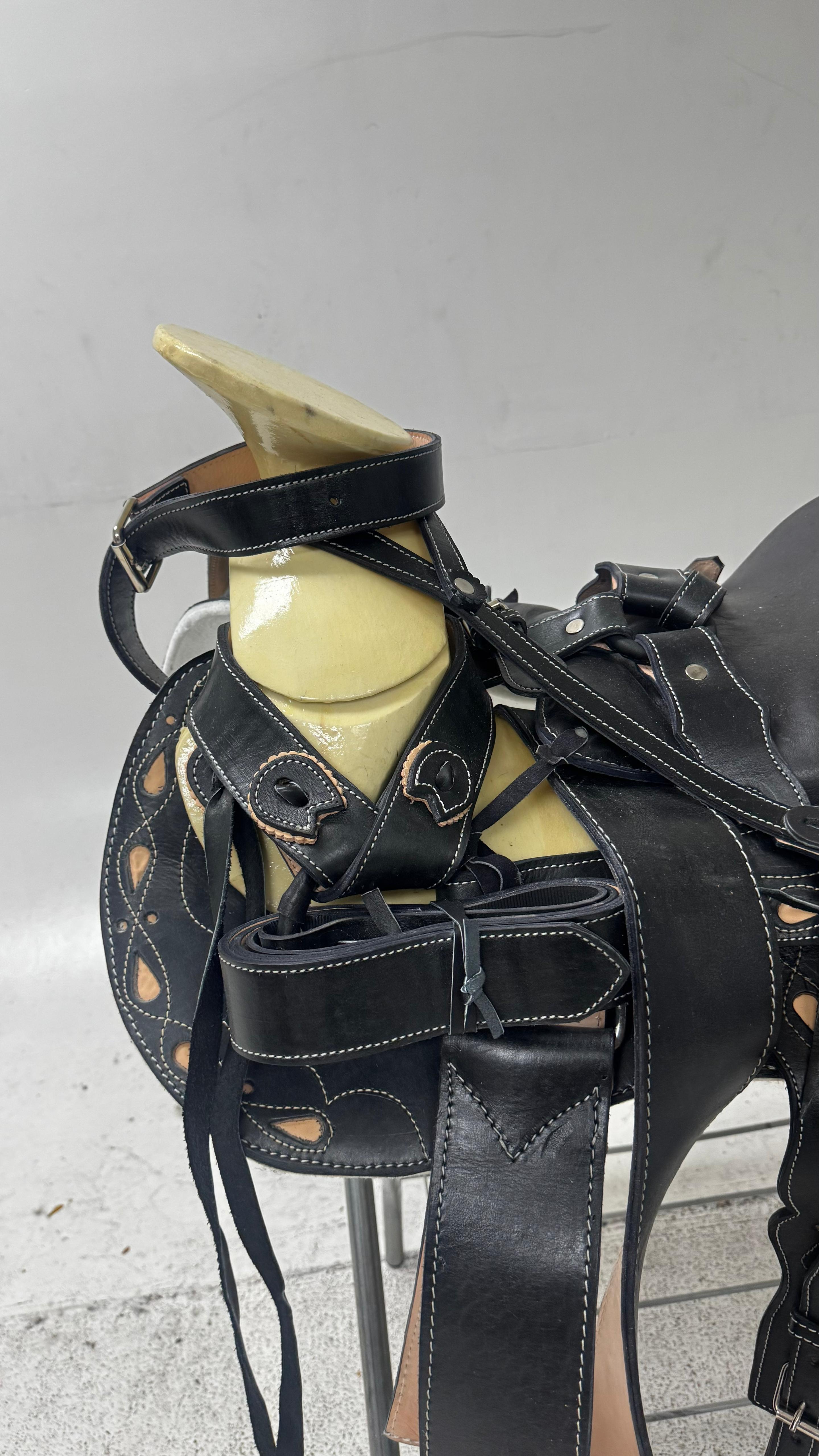 Charro Saddle – Black Leather with Tan Inlays & Contrast Stitching (15.5”) “La Sombra”