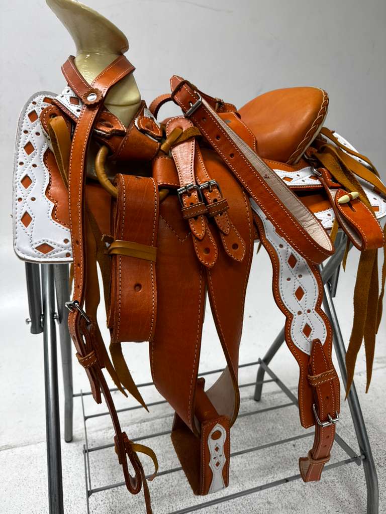Charro Saddle – Tan & White “La Pequeña Vaquera” Edition (Pony Size)