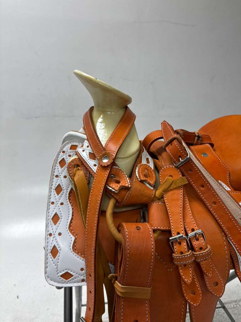 Charro Saddle – Tan & White “La Pequeña Vaquera” Edition (Pony Size)