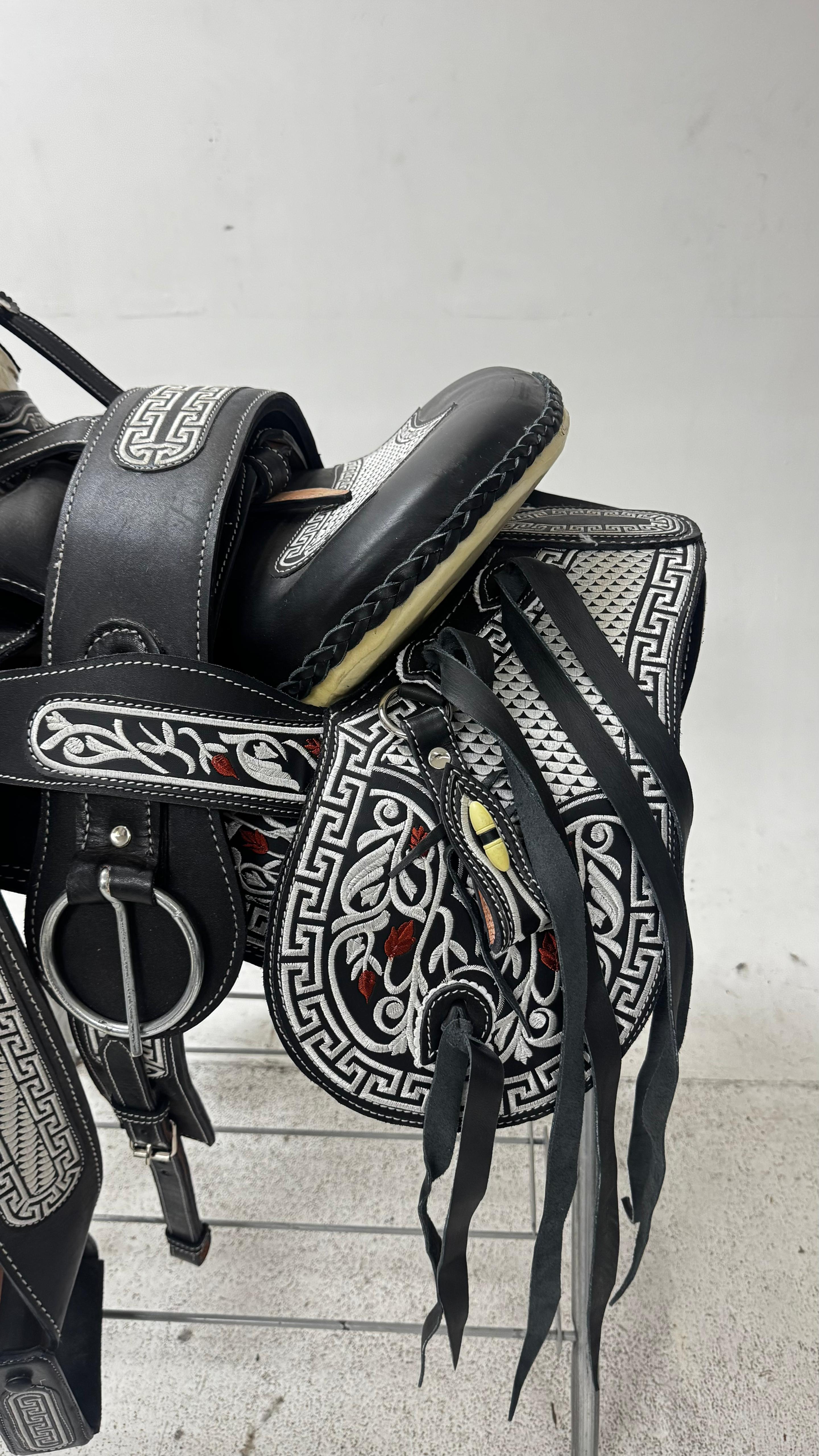 Charro Saddle – Black & Silver “El Guerrero” Edition (15.5”)