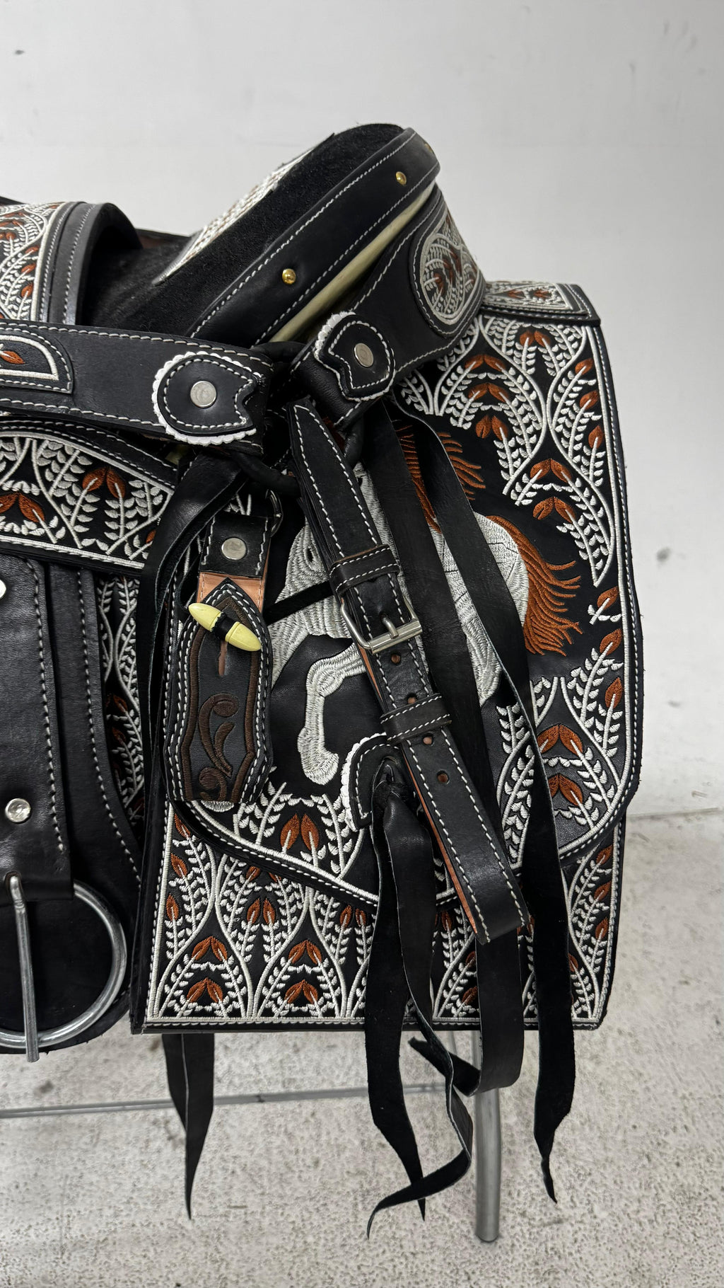 Charro Saddle – Black Leather with White & Copper Embroidery (15.5”) “El Centauro”