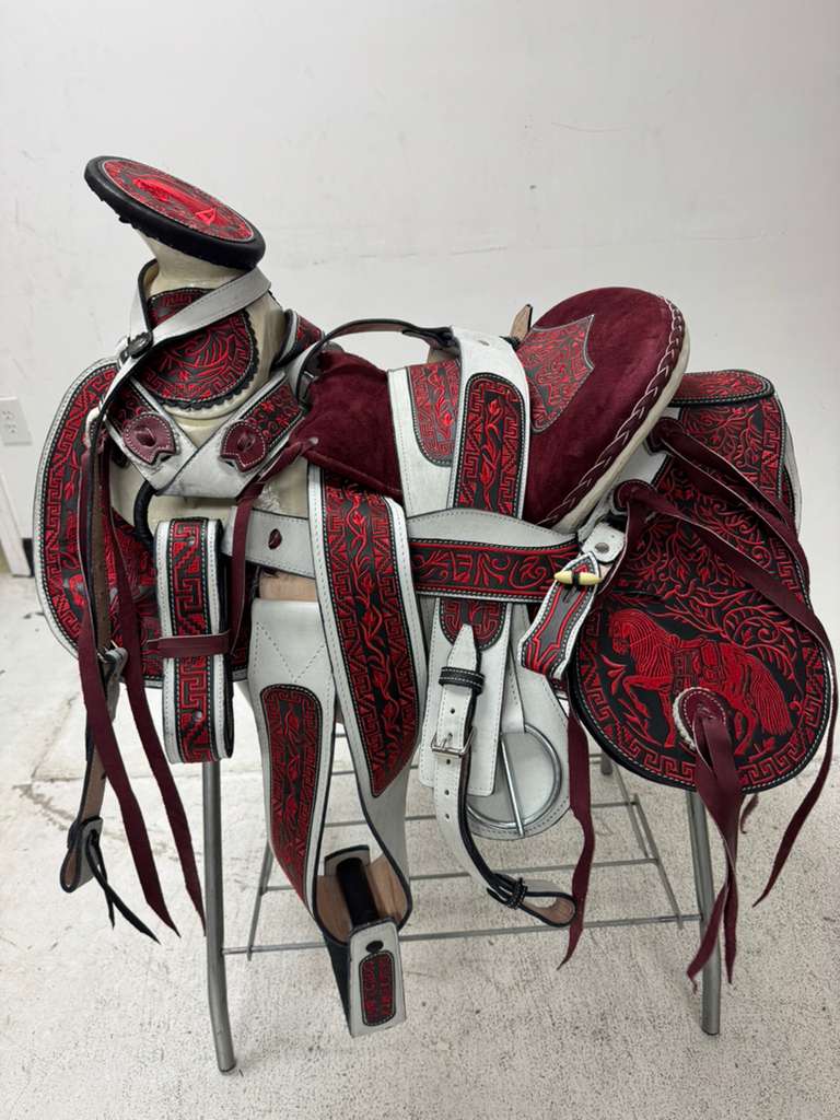 Charro Saddle 15.5” – Vino Bordado Rojo Negro – Set Completo