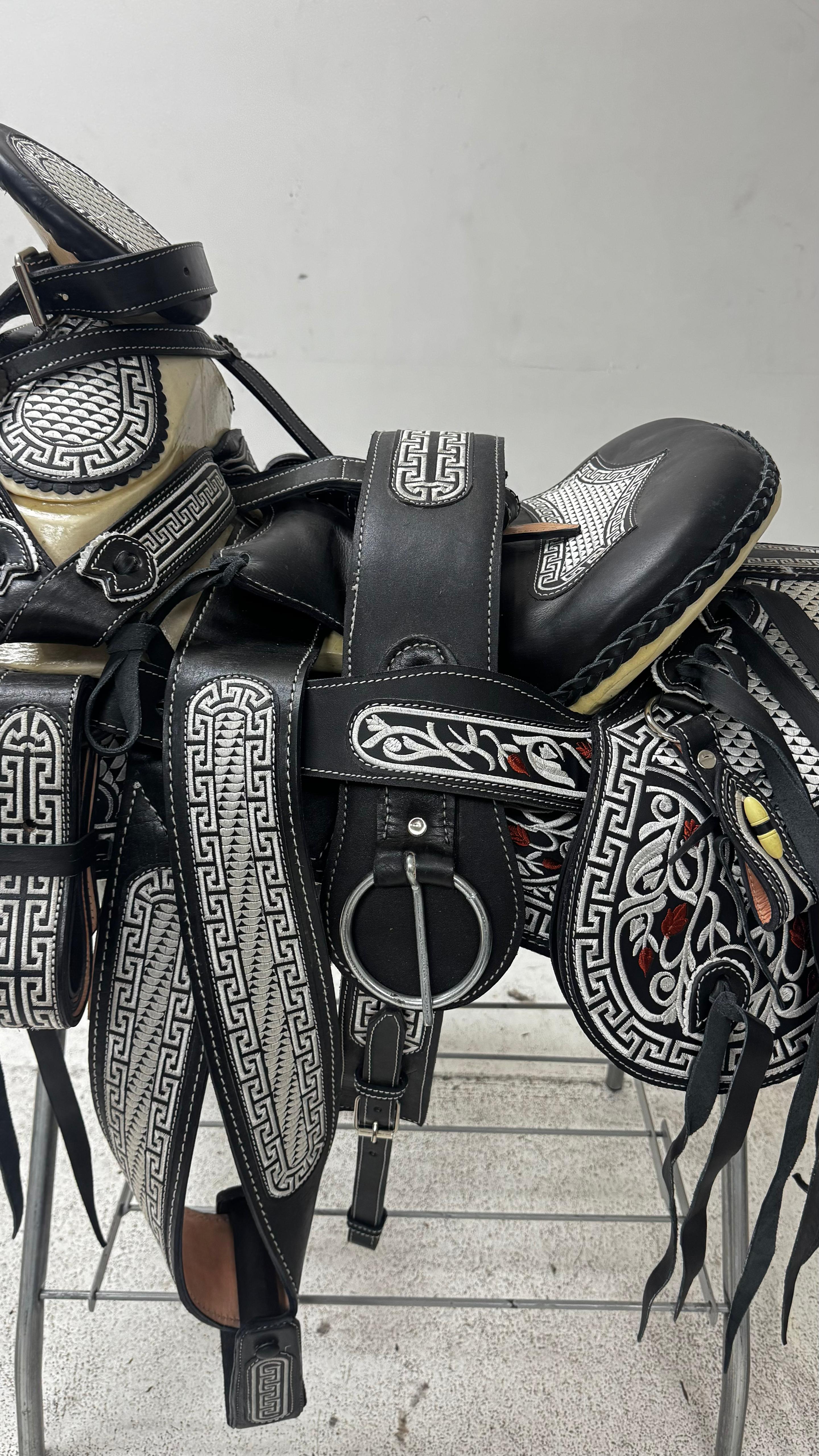 Charro Saddle – Black & Silver “El Guerrero” Edition (15.5”)