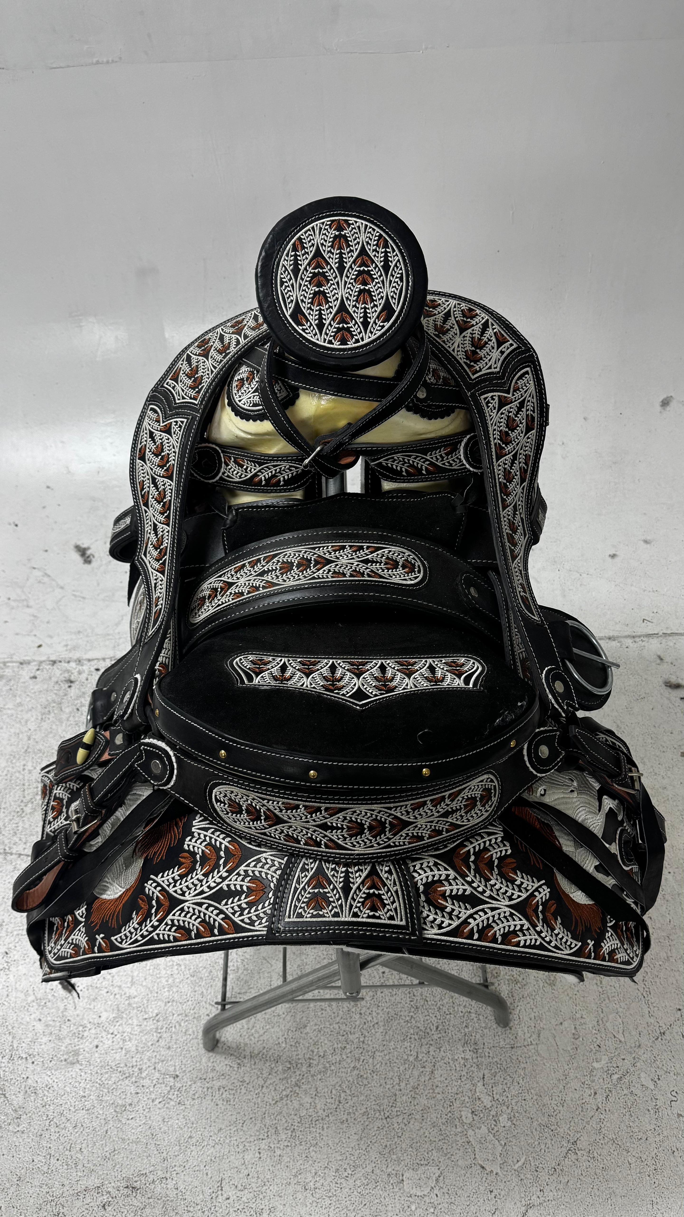 Charro Saddle – Black Leather with White & Copper Embroidery (15.5”) “El Centauro”