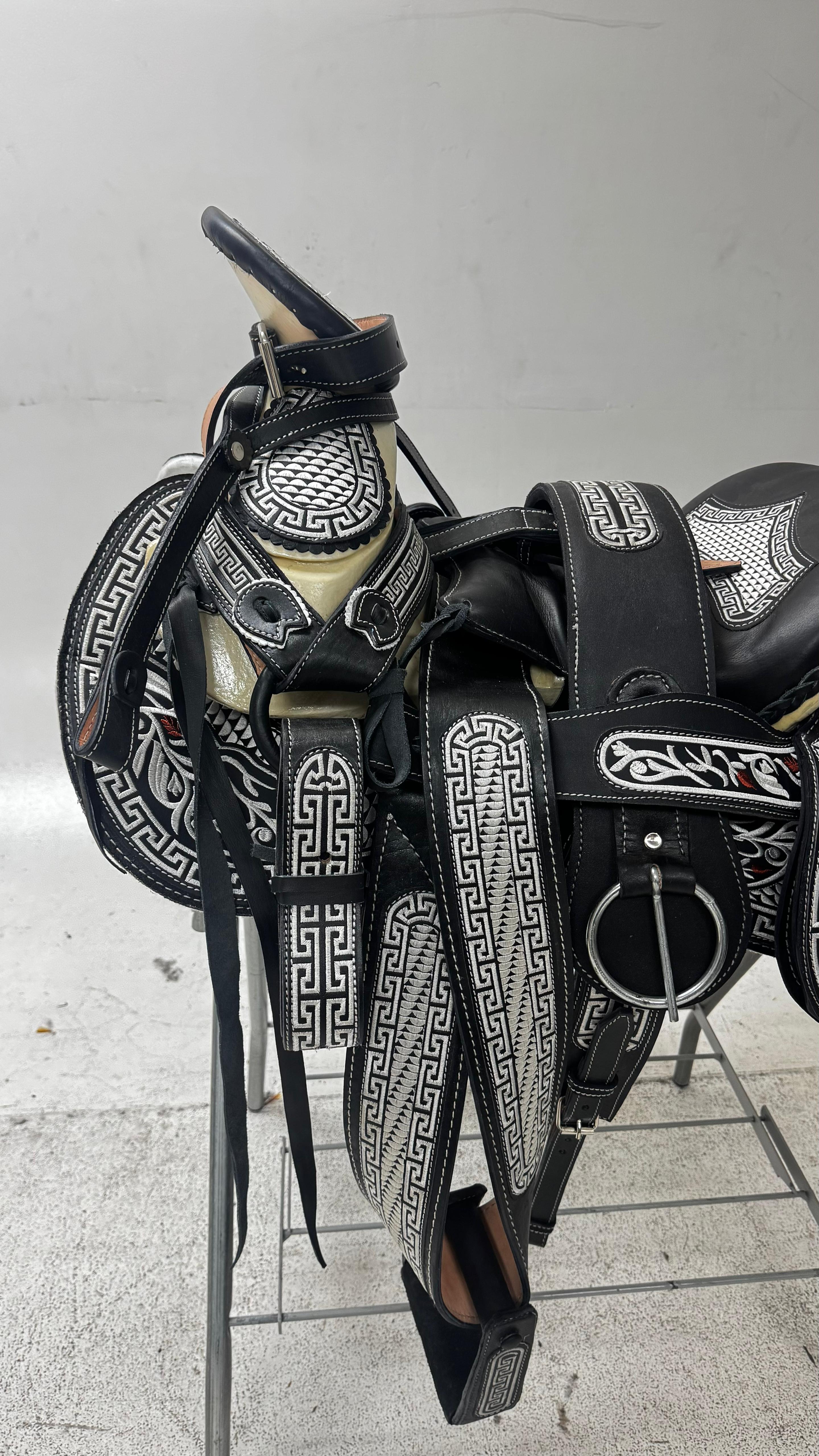 Charro Saddle – Black & Silver “El Guerrero” Edition (15.5”)