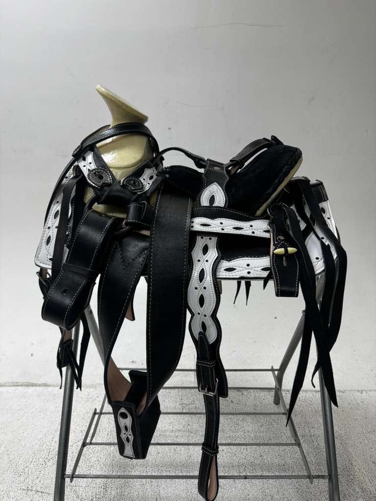 Charro Saddle – Black & White “Eskaros Blanco” Pony Edition