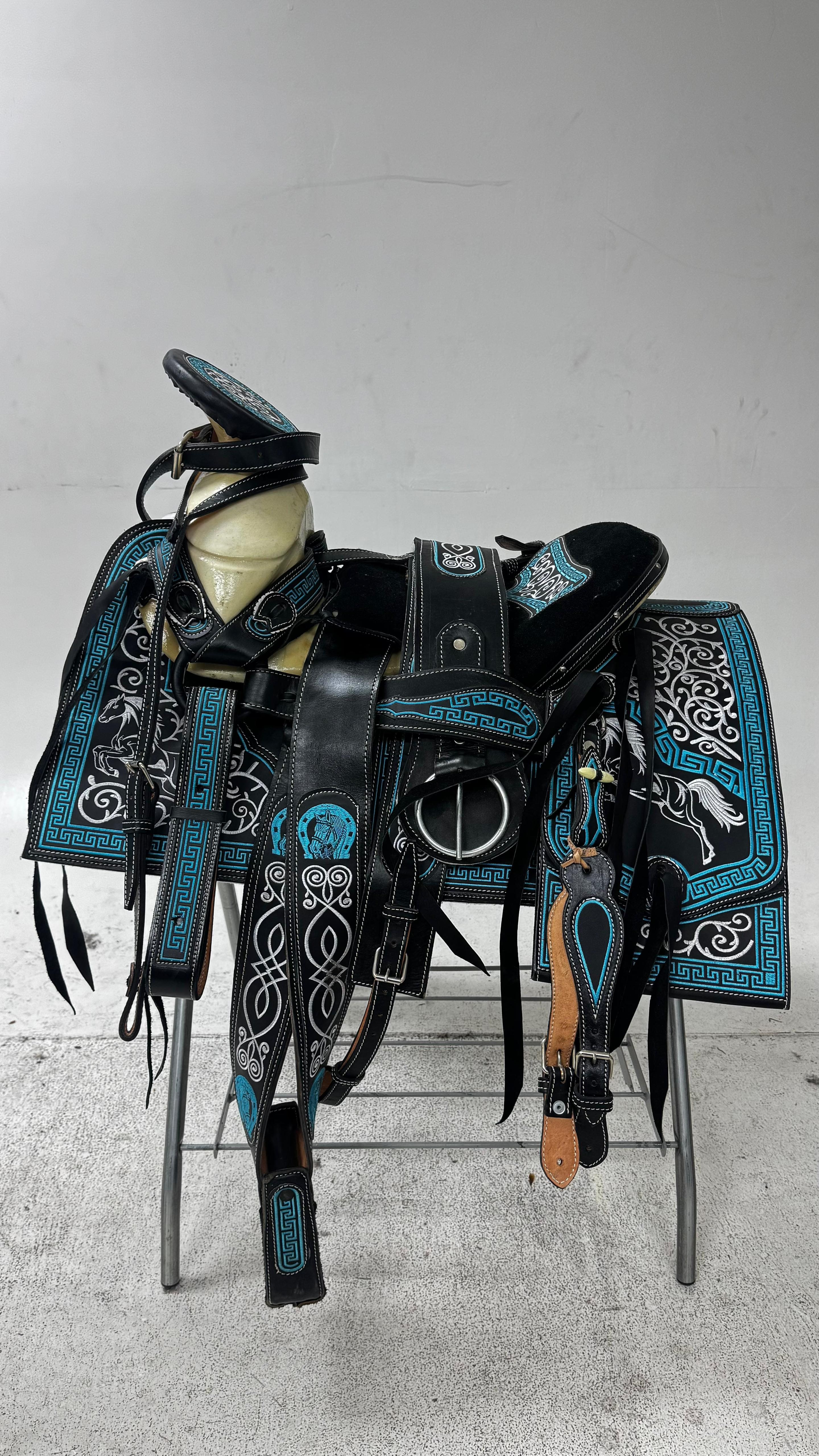 Charro Saddle – Black Leather with Turquoise & Silver Embroidery (15.5”) “El Fénix”