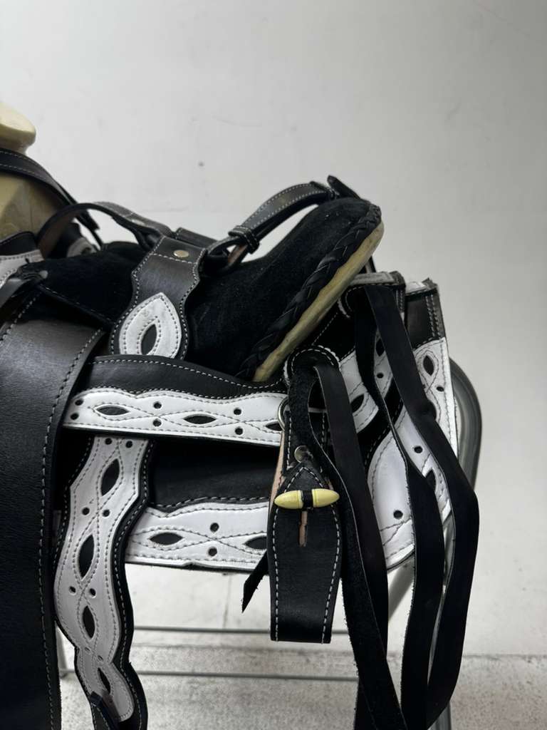 Charro Saddle – Black & White “Eskaros Blanco” Pony Edition