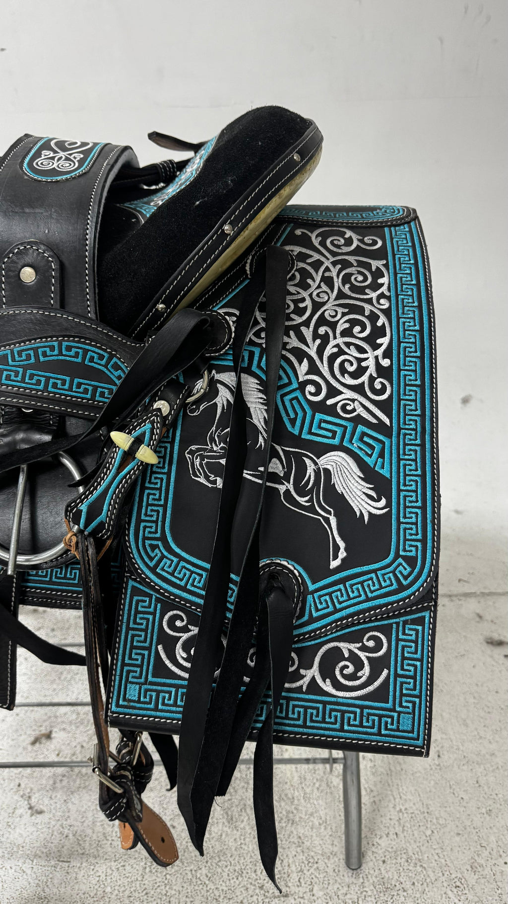 Charro Saddle – Black Leather with Turquoise & Silver Embroidery (15.5”) “El Fénix”