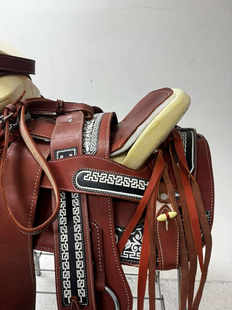 Charro Saddle – Red & Black “La Rosa Fuerte” Edition (15.5”)