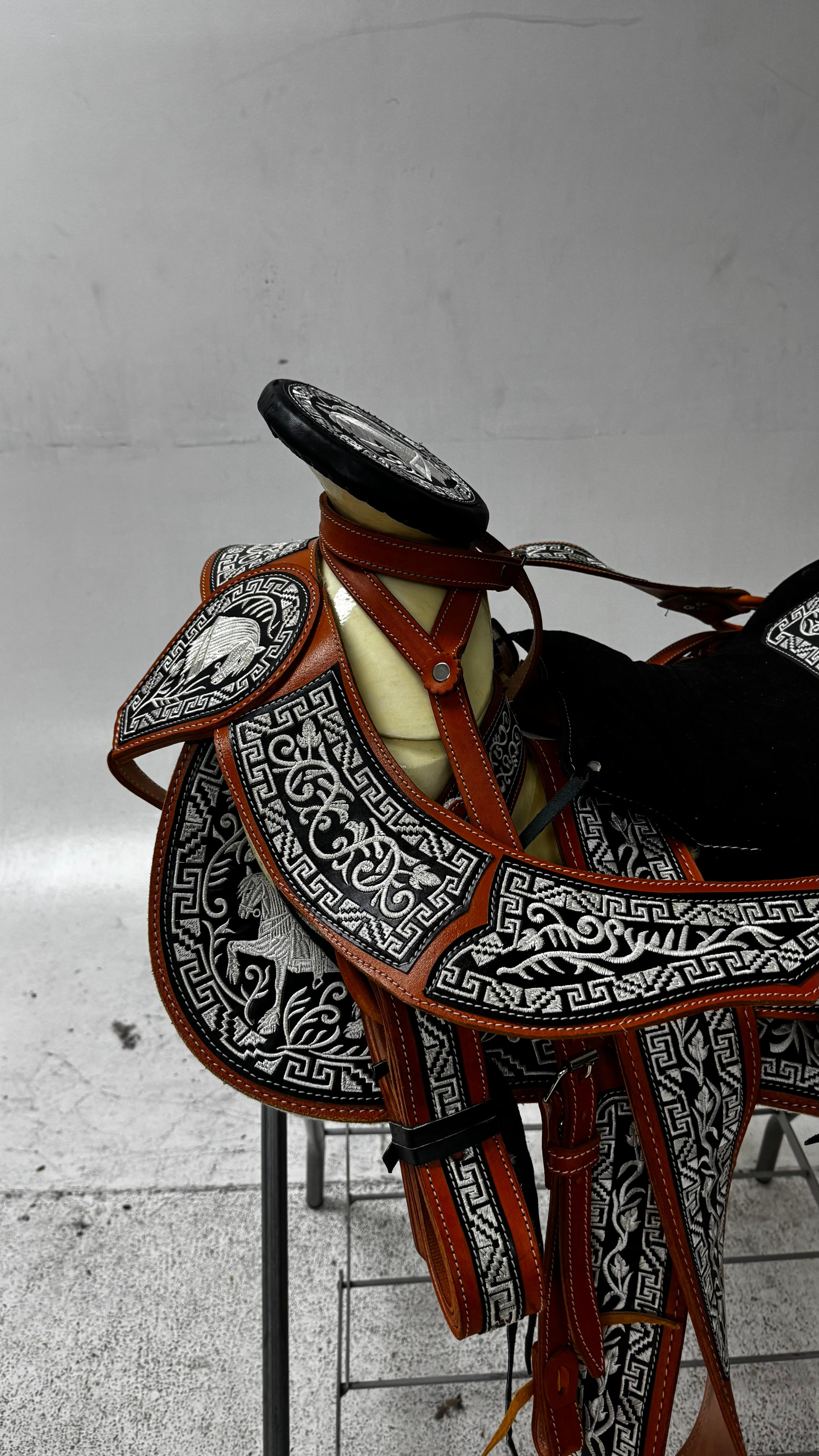 Charro Saddle – Two-Tone Leather with Black & White Embroidery (15.5”) “El Centauro”