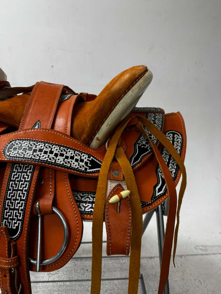 Charro Saddle – Light Chestnut “El Vaquero Miel” Edition (15.5”)