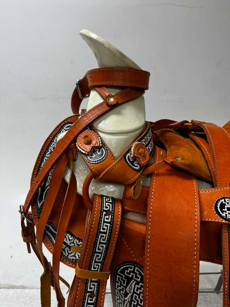 Charro Saddle – Light Chestnut “El Vaquero Miel” Edition (15.5”)