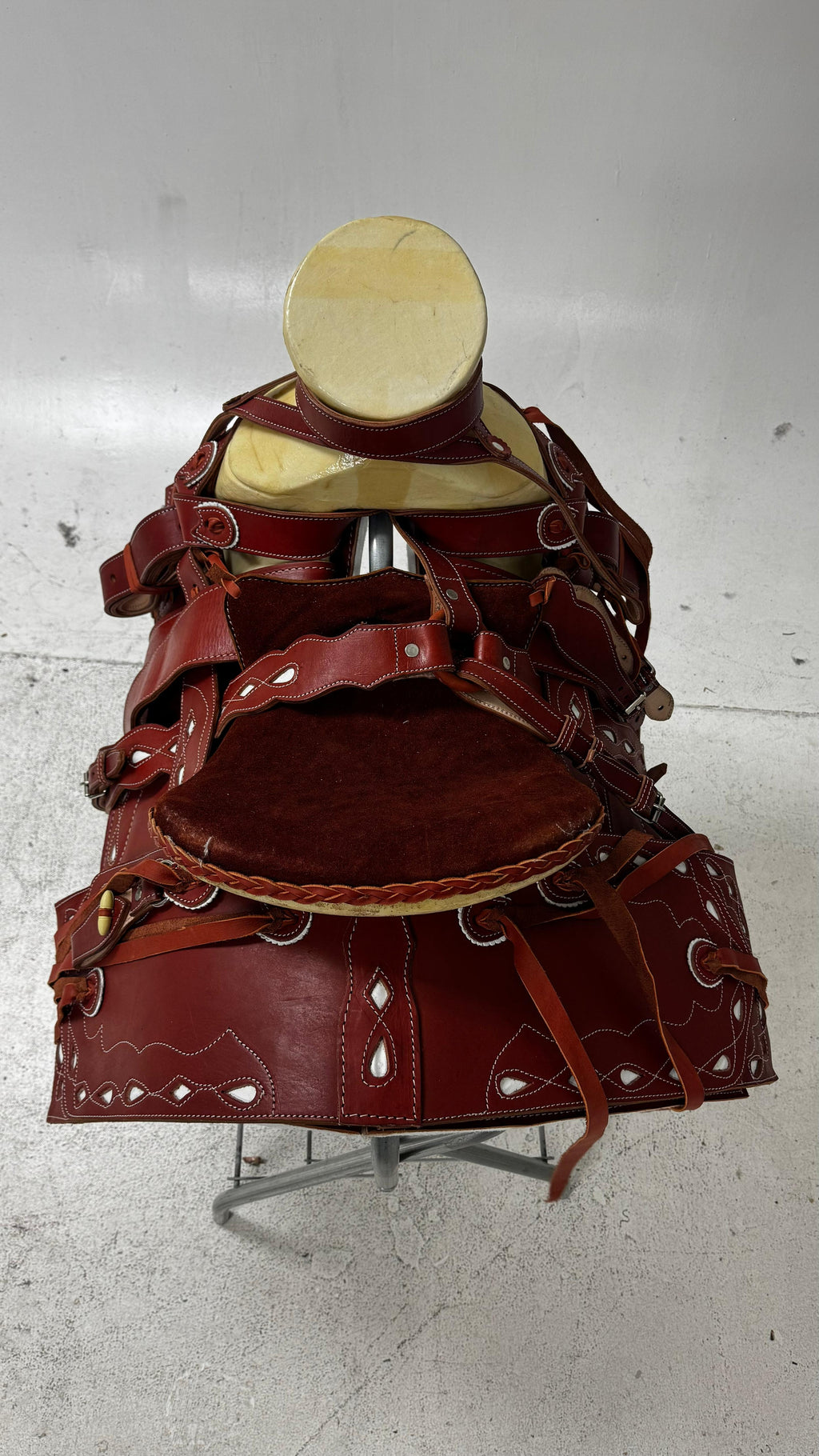 Charro Saddle – Cherry Red Leather with White Inlays (15.5”) “El Rojo Fino”