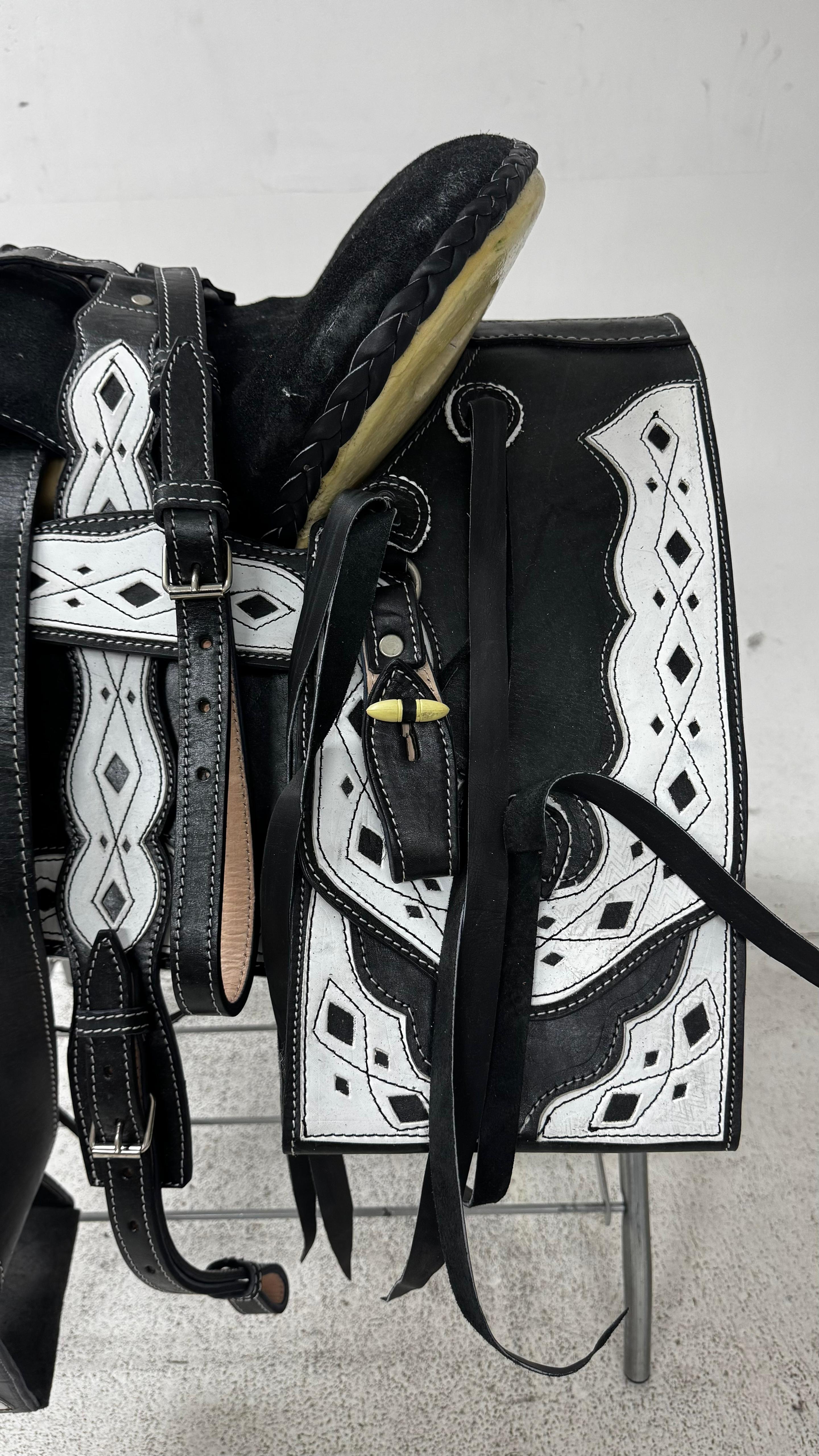 Charro Saddle – Black Leather with White Inlays (15.5”) “La Sombra”