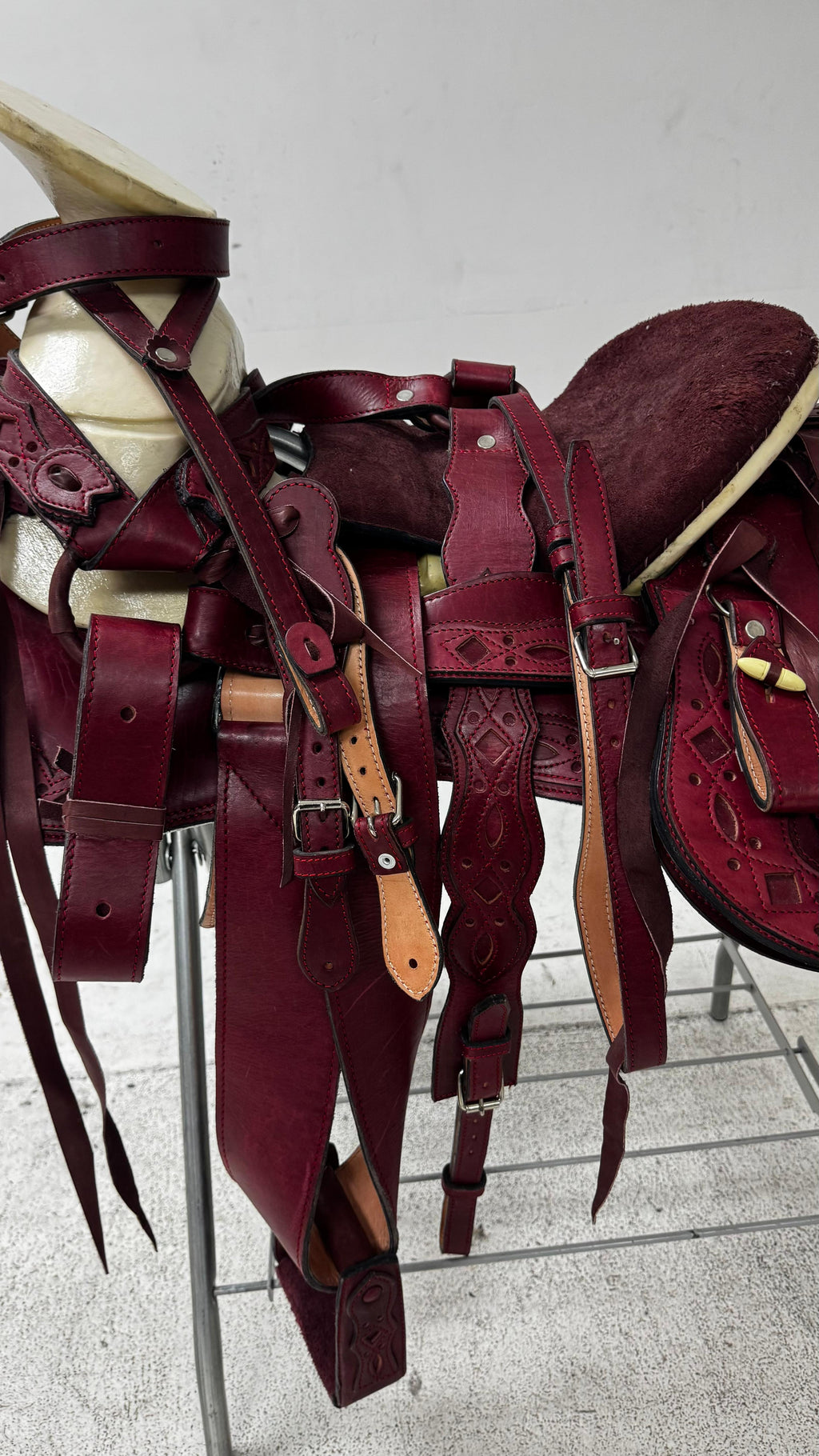 Charro Saddle – Deep Wine Leather with Hand-Tooled Design (15.5”) “El Noble”