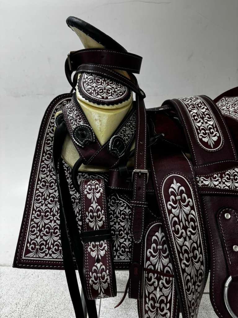 Charro Saddle – Burgundy & White “El Florentino” Edition (15.5”)