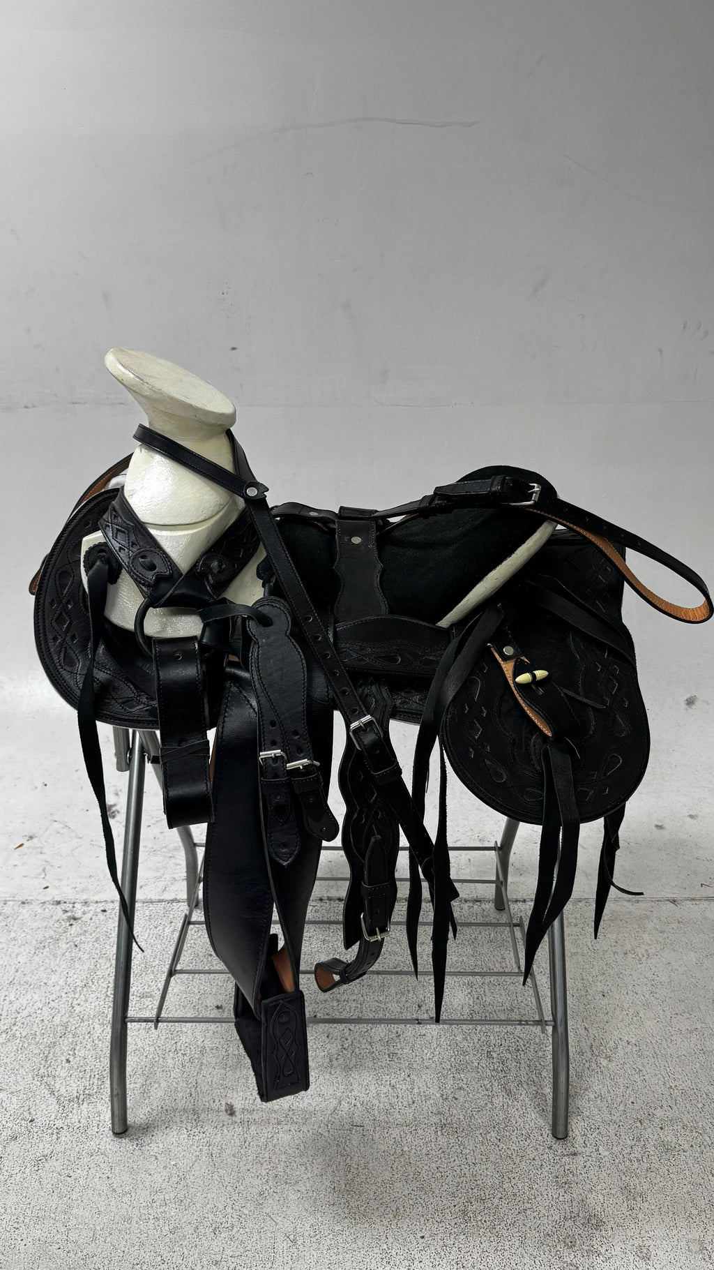 Charro Saddle – All Black Leather with Tooled Design (15.5”) “El Eclipse”