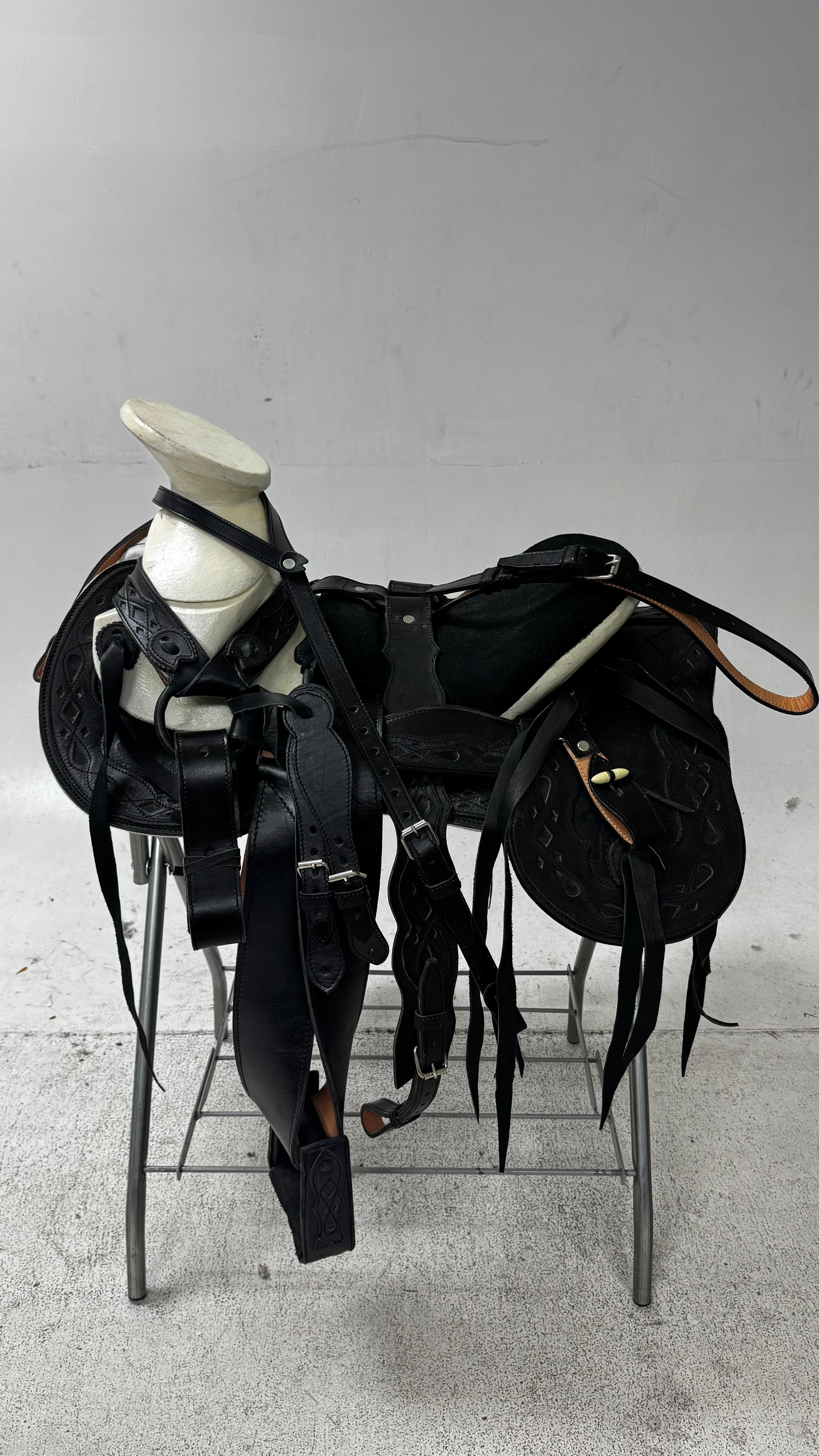 Charro Saddle – All Black Leather with Tooled Design (15.5”) “El Eclipse”