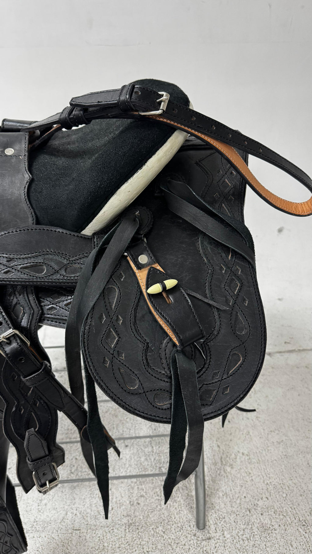 Charro Saddle – All Black Leather with Tooled Design (15.5”) “El Eclipse”