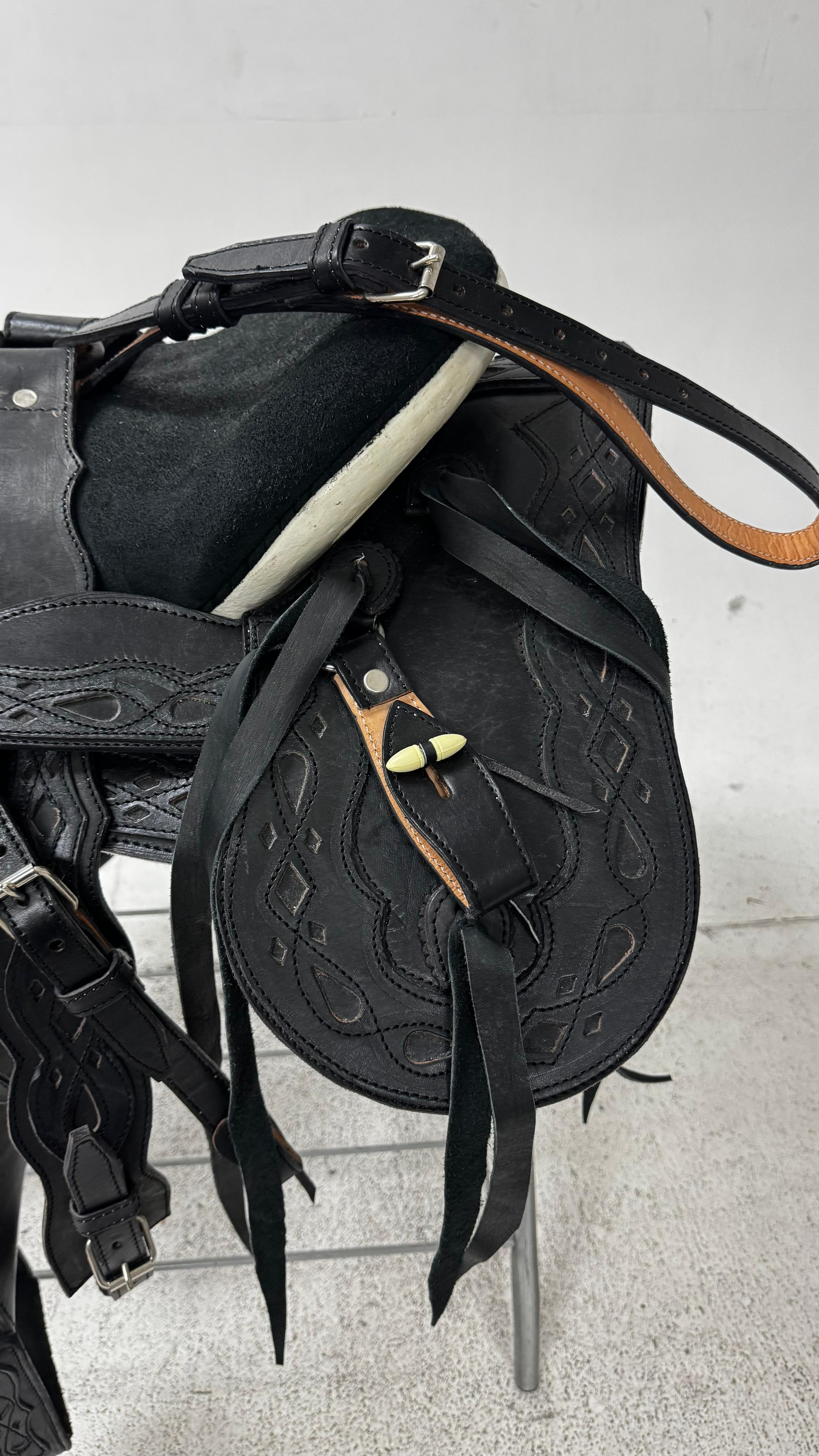 Charro Saddle – All Black Leather with Tooled Design (15.5”) “El Eclipse”