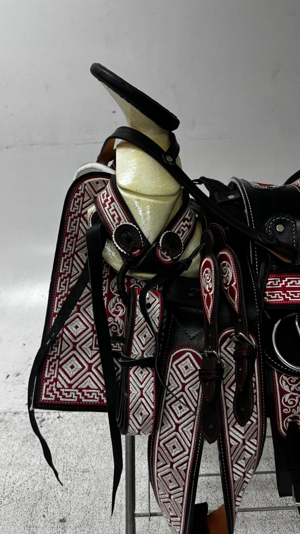 Charro Saddle – Black Leather with Red & White Embroidery (15.5”) “El Diamante”
