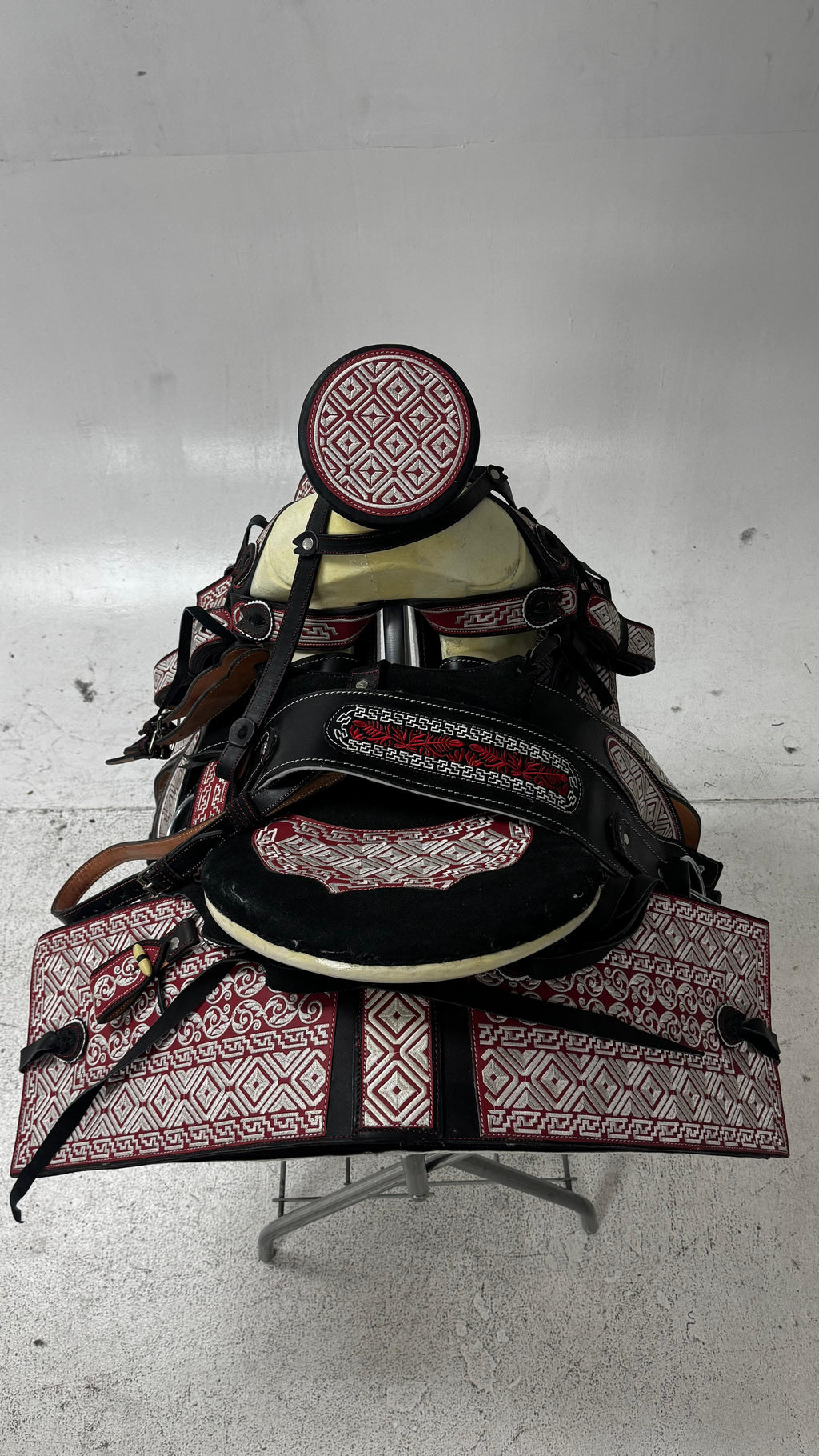 Charro Saddle – Black Leather with Red & White Embroidery (15.5”) “El Diamante”