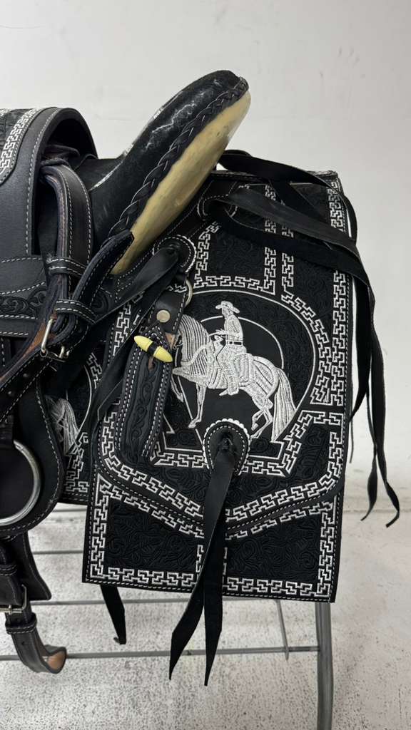 Charro Saddle – Black & White “El Jinete” Edition (15.5”)