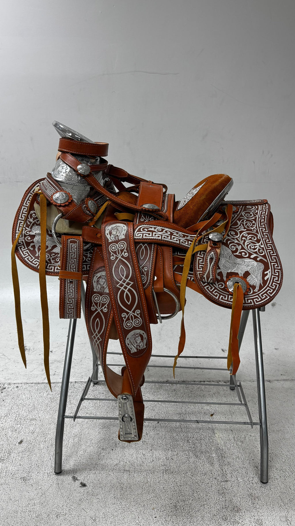 Charro Saddle – Tan Leather with Silver Engraved Plates (15.5”) “El Emperador”
