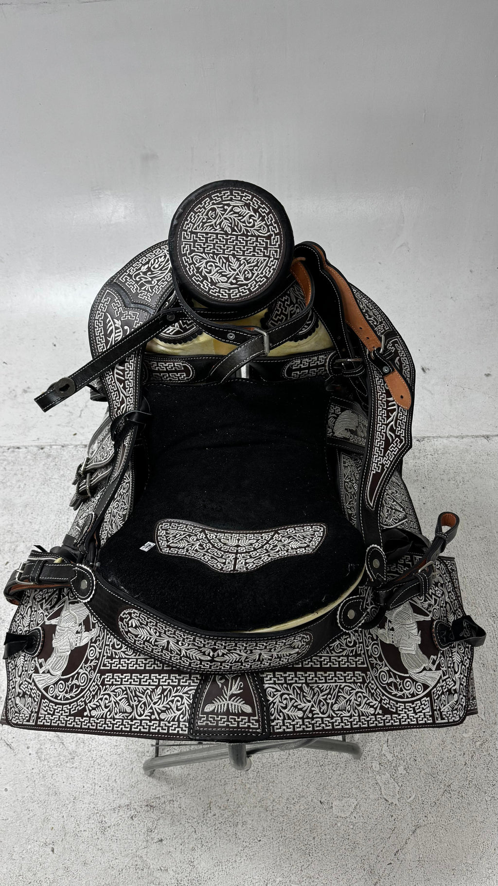 Charro Saddle – Black & Silver Embroidered Leather (15.5”) “El Eclipse”