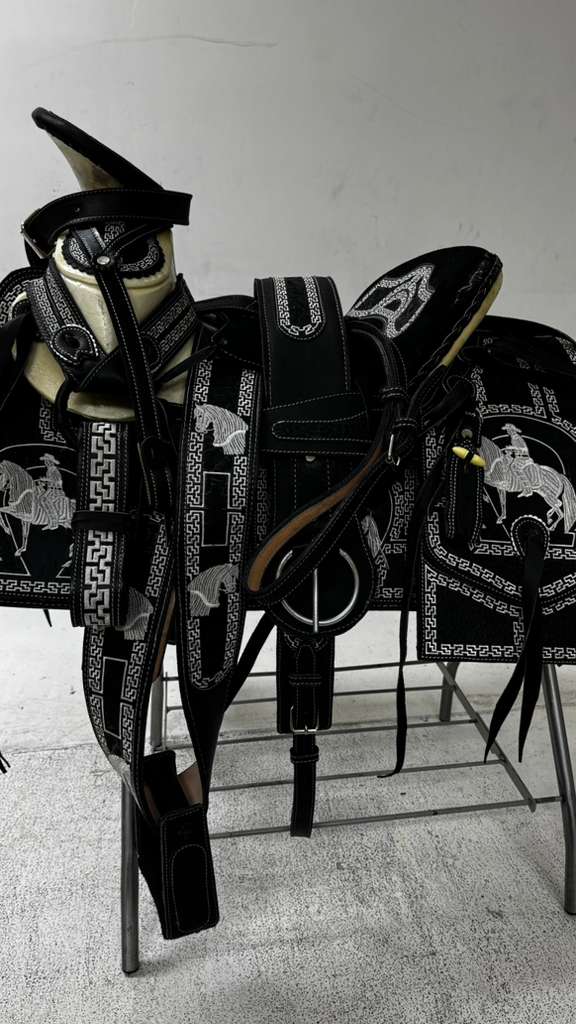 Charro Saddle – Black & White “El Jinete” Edition (15.5”)