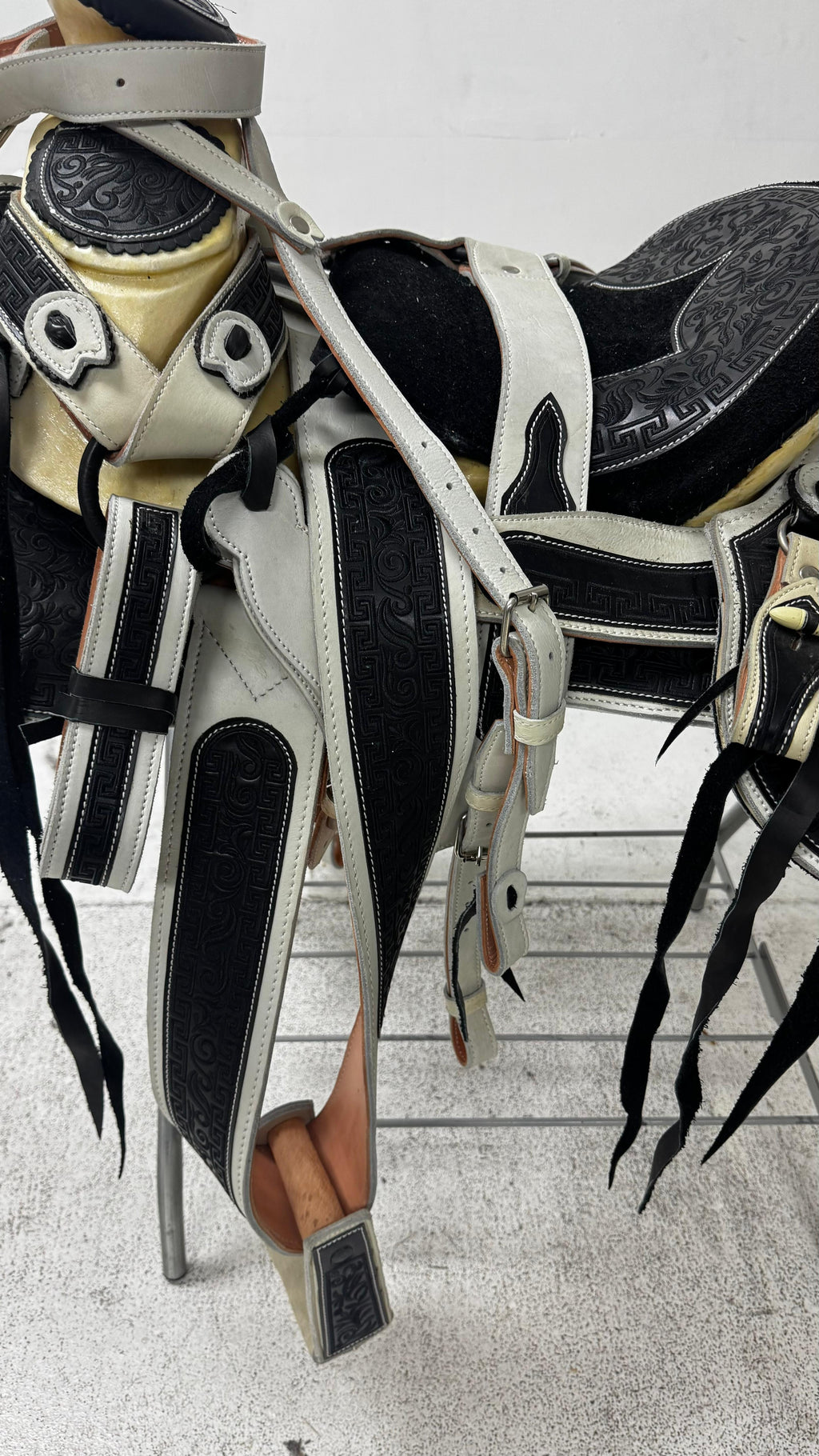 Charro Saddle – Black & Bone Leather with Embossed Detailing (15.5”) “La Sombra Blanca