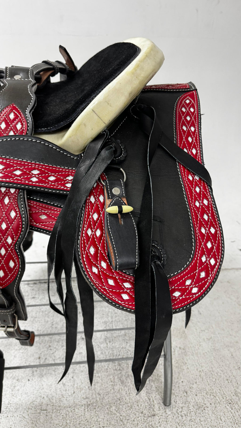Charro Saddle – Black Leather with Red & White Detailing (15.5”) “El Guerrero Rojo”