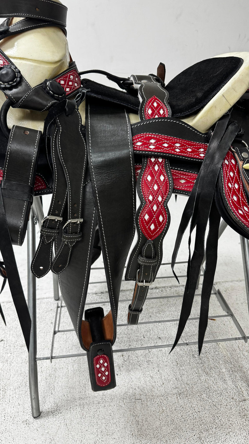 Charro Saddle – Black Leather with Red & White Detailing (15.5”) “El Guerrero Rojo”