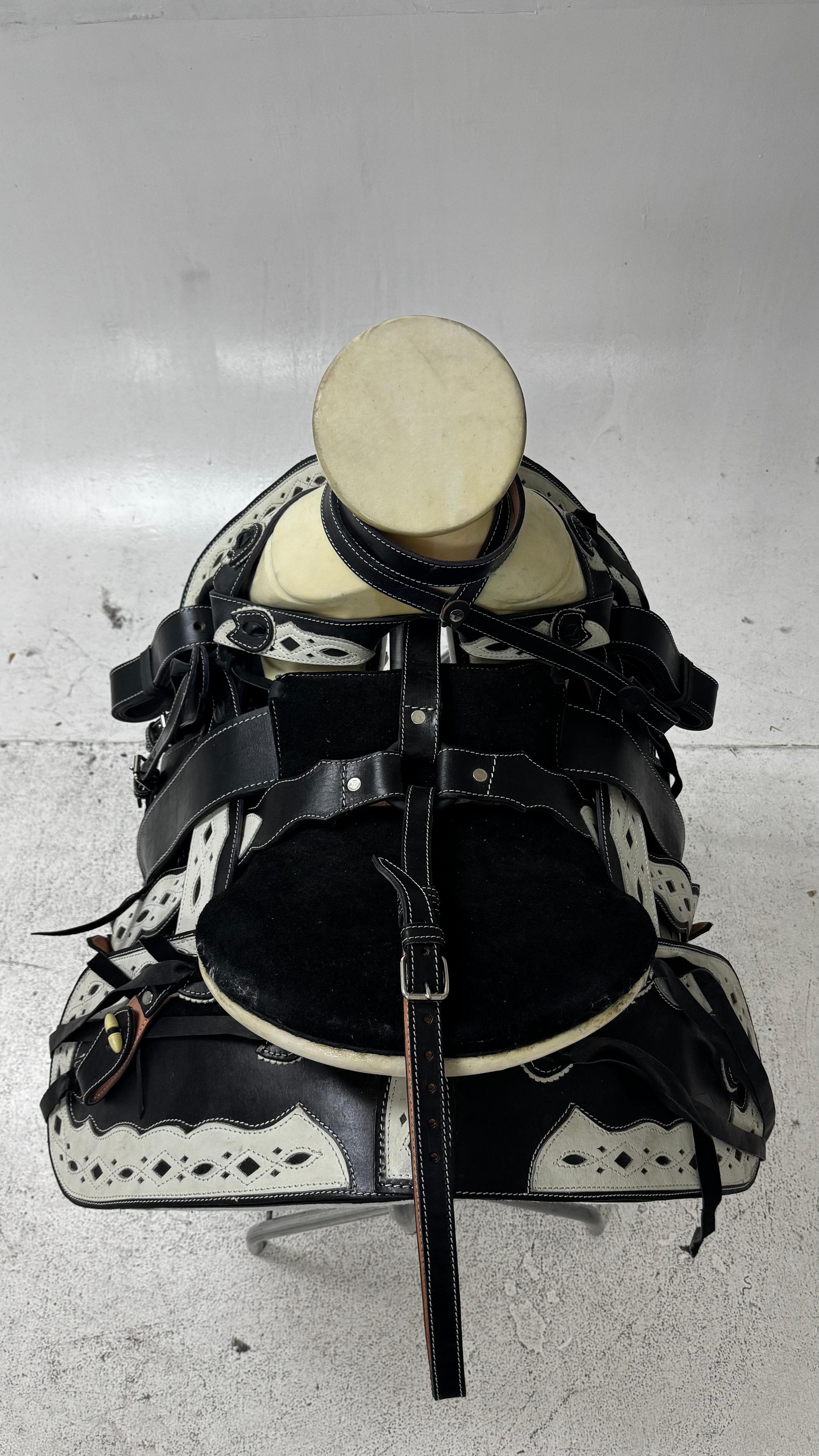 Charro Saddle – Black & White Leather (15.5”) “El Diamante Blanco”