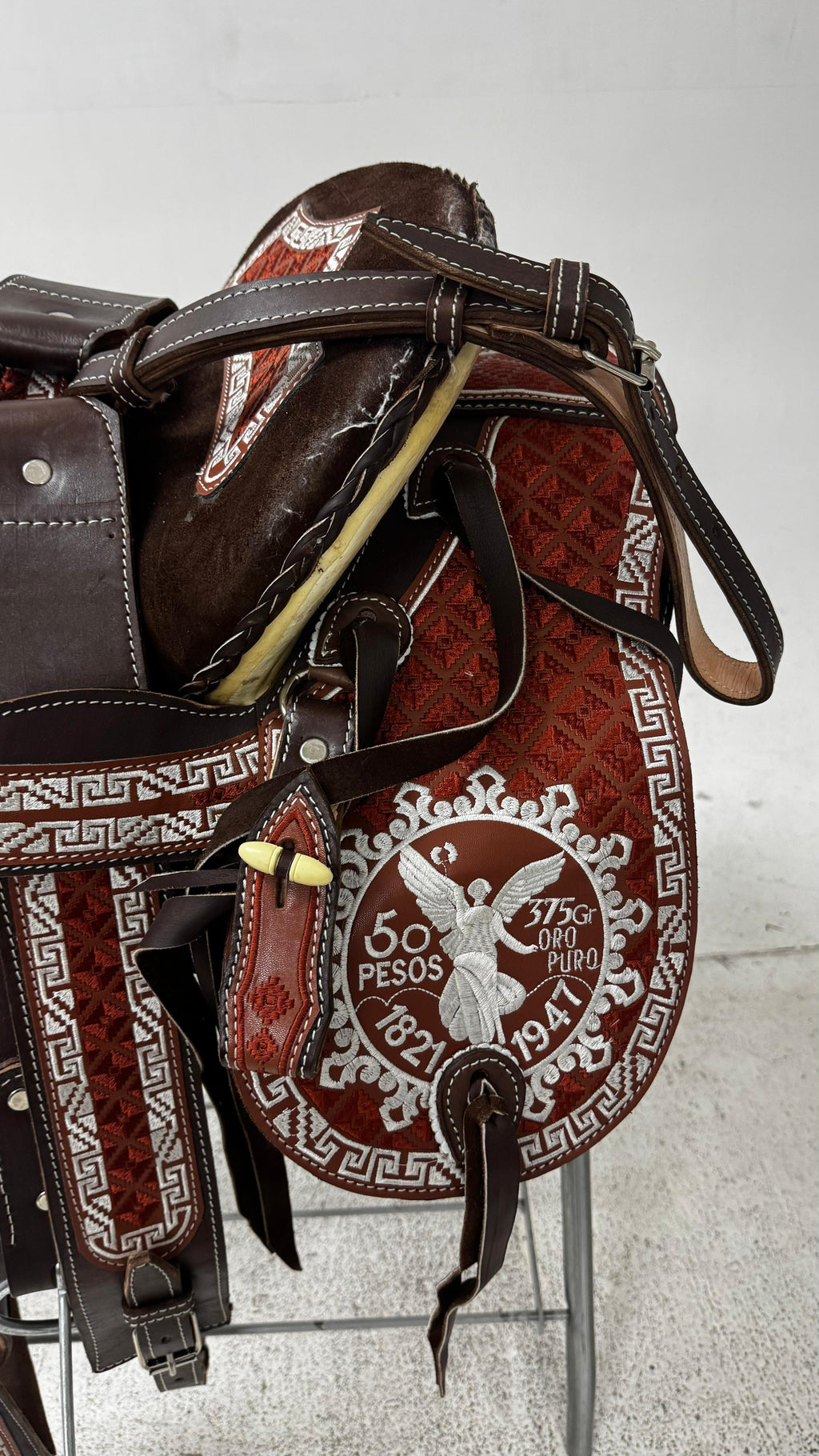 Charro Saddle – Brown & Red Embroidered “50 Pesos Edition” (15.5”)