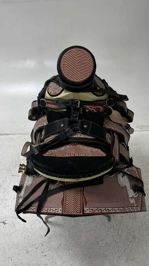 Charro Saddle – Black, Brown & White “El Triángulo” Edition (15.5”)