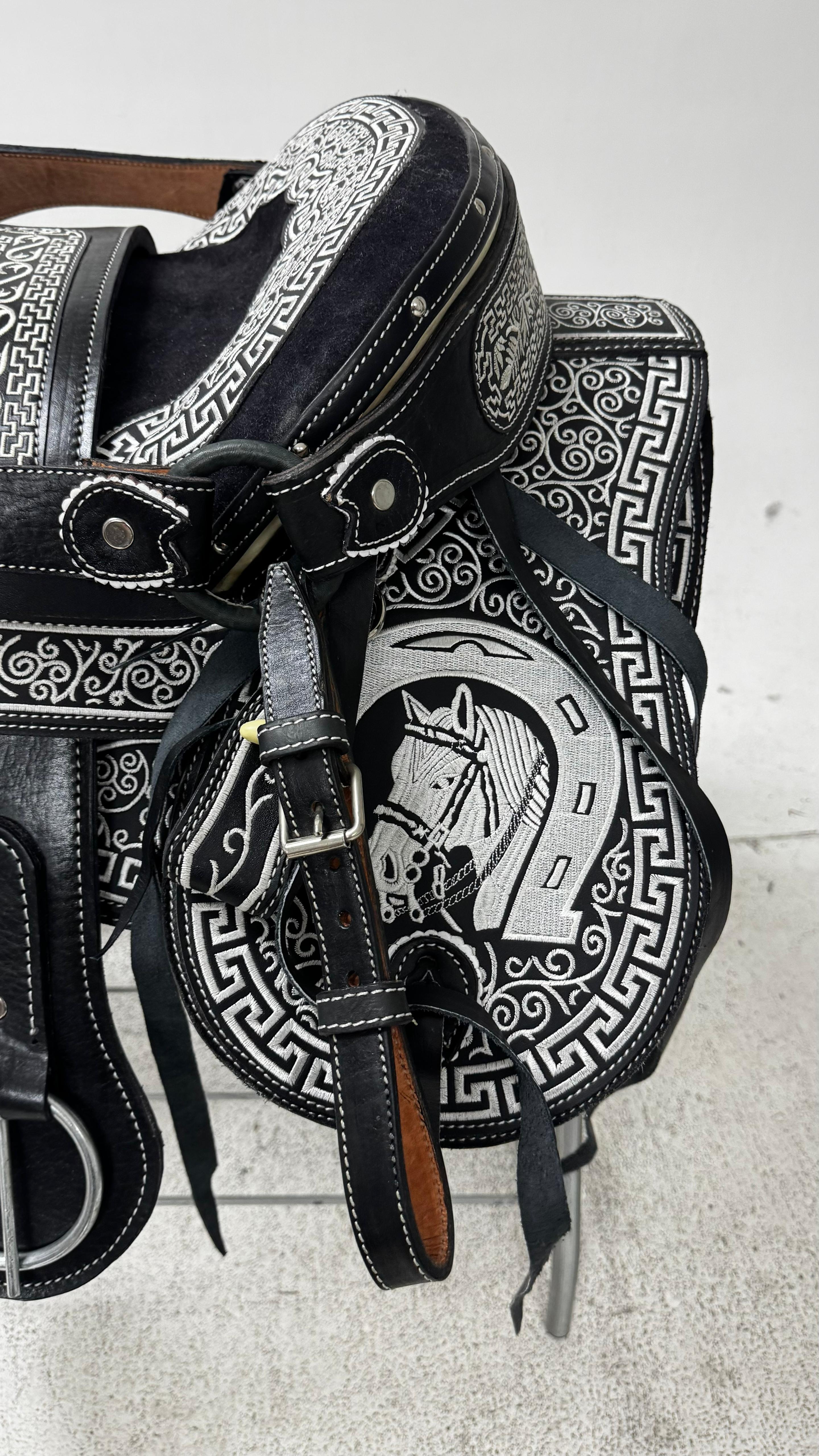 Charro Saddle – Black Bordada “El Guerrero” (15.5”)