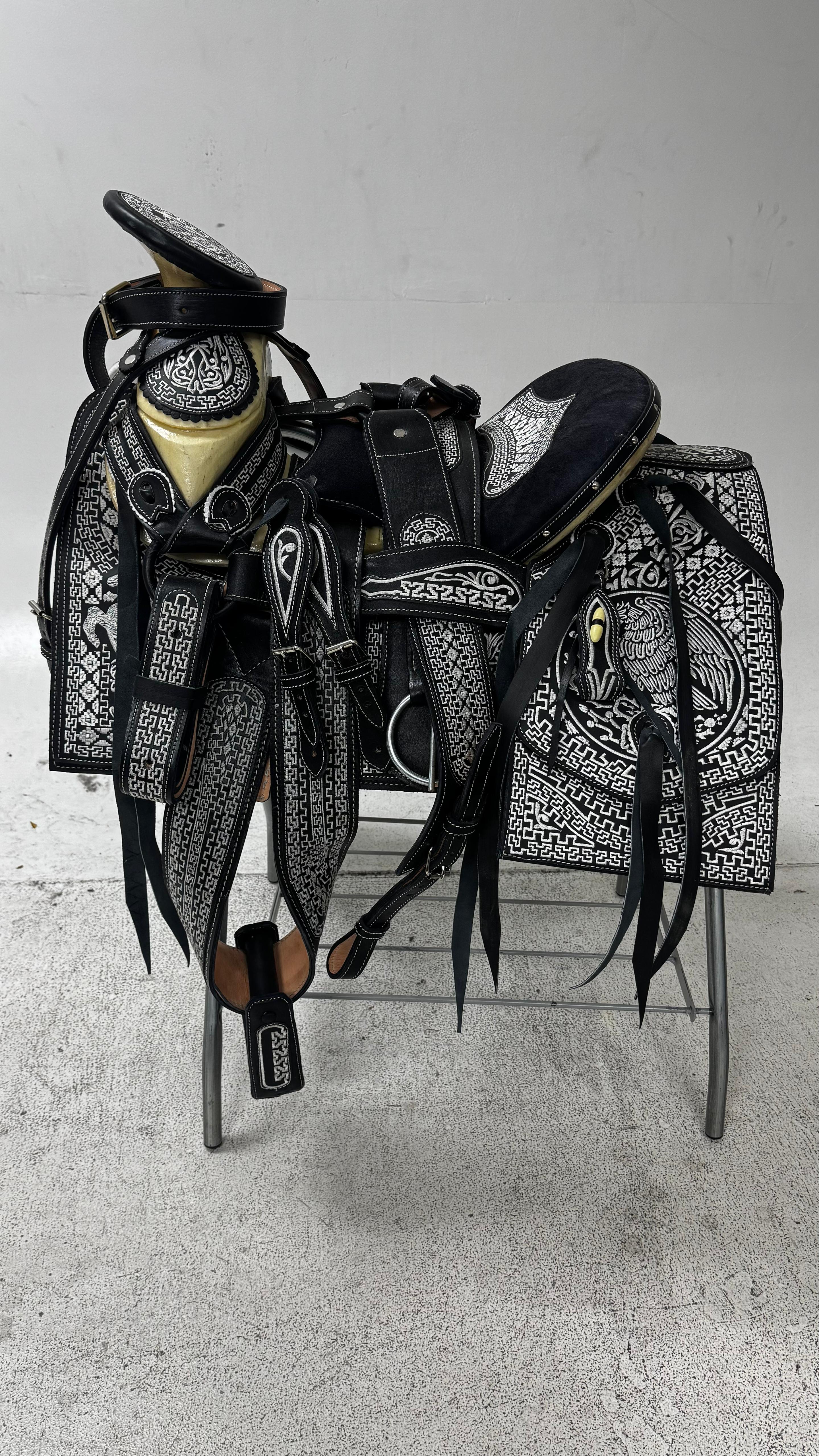 Charro Saddle – Black Bordada “El Águila Imperial” (15.5”)