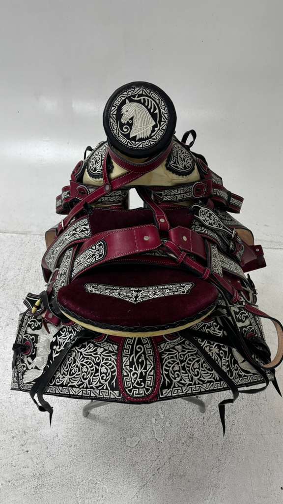 Charro Saddle – Burgundy & Black “La Fina Imperial” Edition (15.5”)