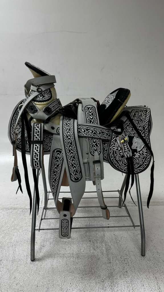 Charro Saddle – Grey & Black “La Fina Plata” Edition (15.5”)