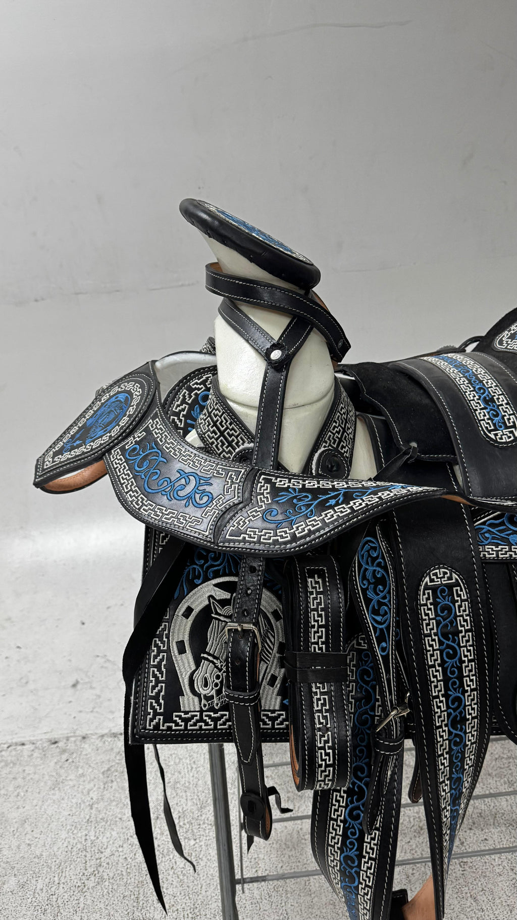 Charro Saddle – Black Leather with Blue Embroidery (15.5”) “Azul Imperial”
