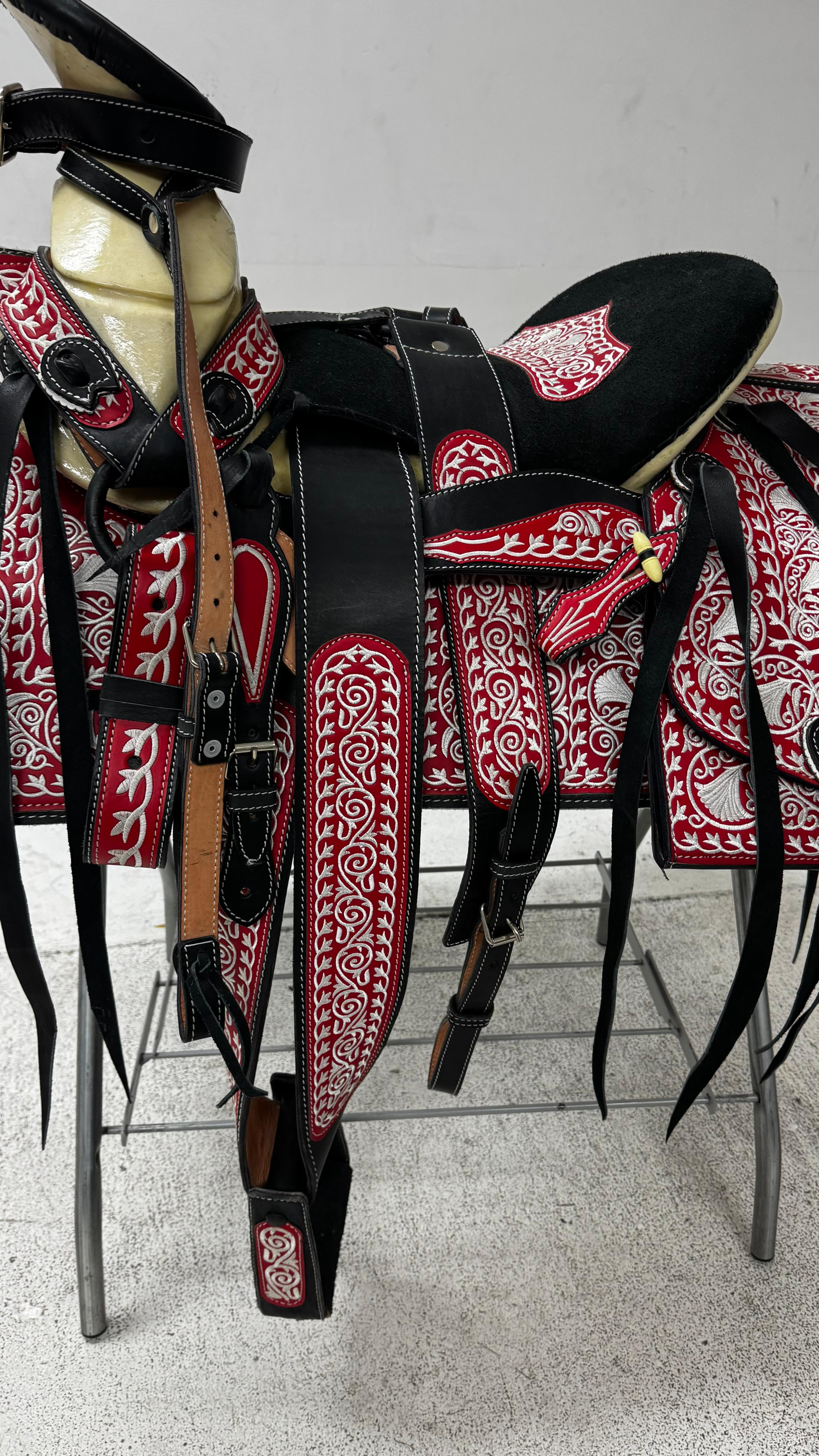 Charro Saddle – Black Leather with Red Embroidery (15.5”) “Roja Fina”