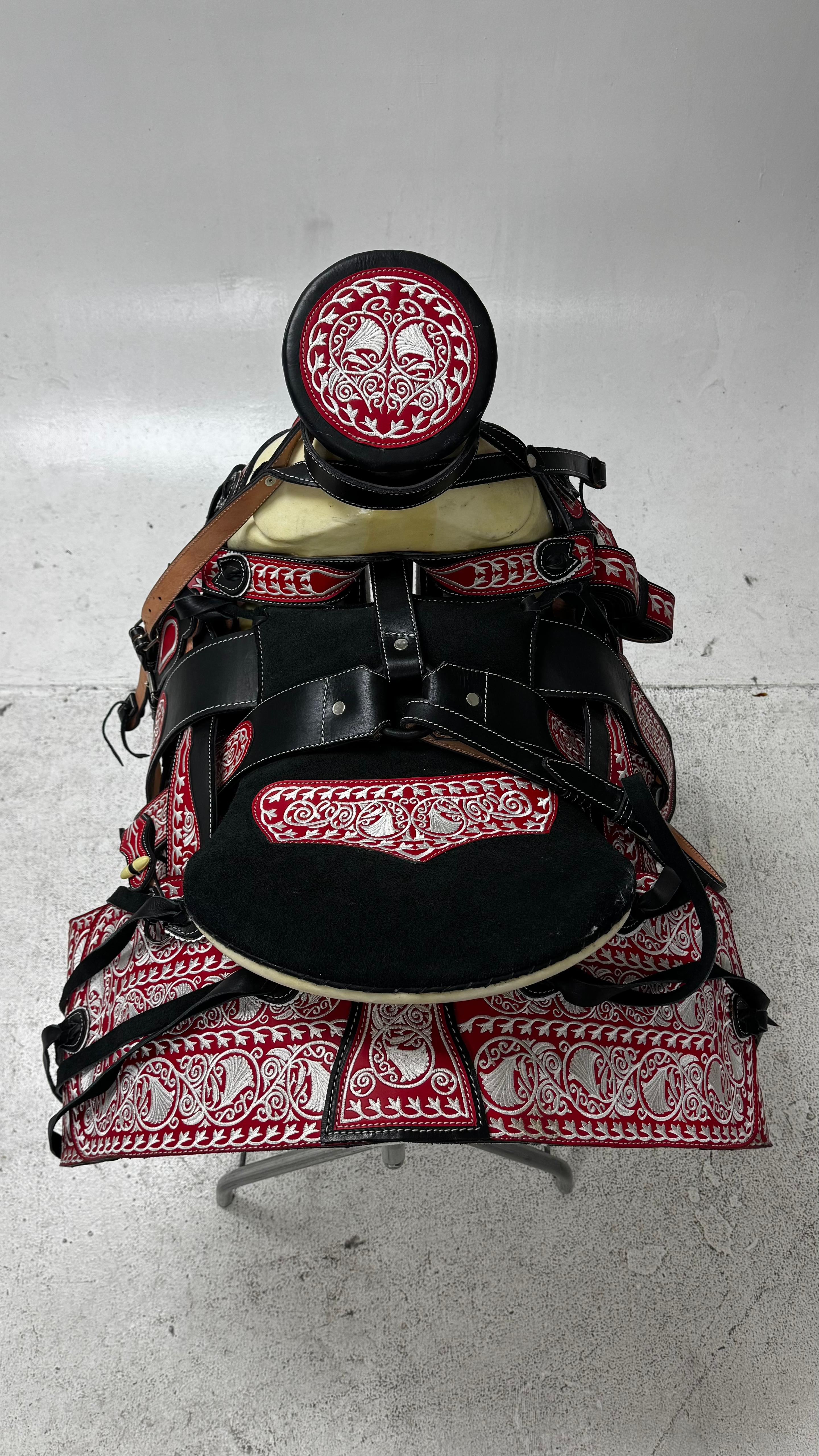 Charro Saddle – Black Leather with Red Embroidery (15.5”) “Roja Fina”