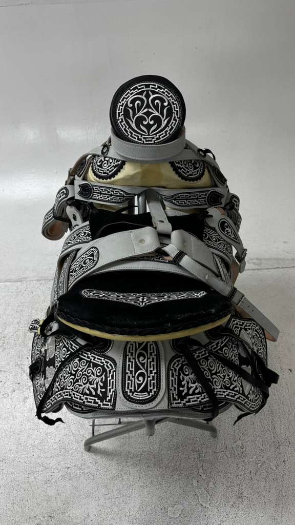 Charro Saddle – Grey & Black “La Fina Plata” Edition (15.5”)