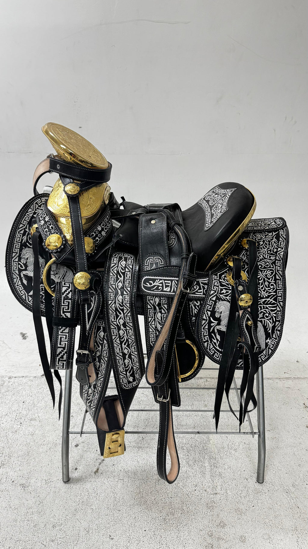 Charro Saddle – Black with Silver & Gold “El Centenario” Edition (15.5”)