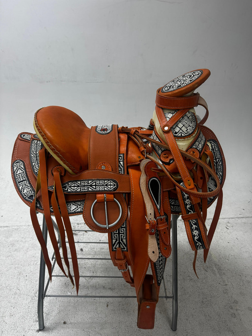 Charro Saddle – Tan Leather with Black & White Greca Embroidery (15.5”) “El Guerrero”