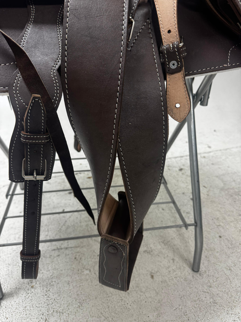 Charro Saddle – Chocolate Brown Leather with Suede Seat (15.5”) “El Cafetero”