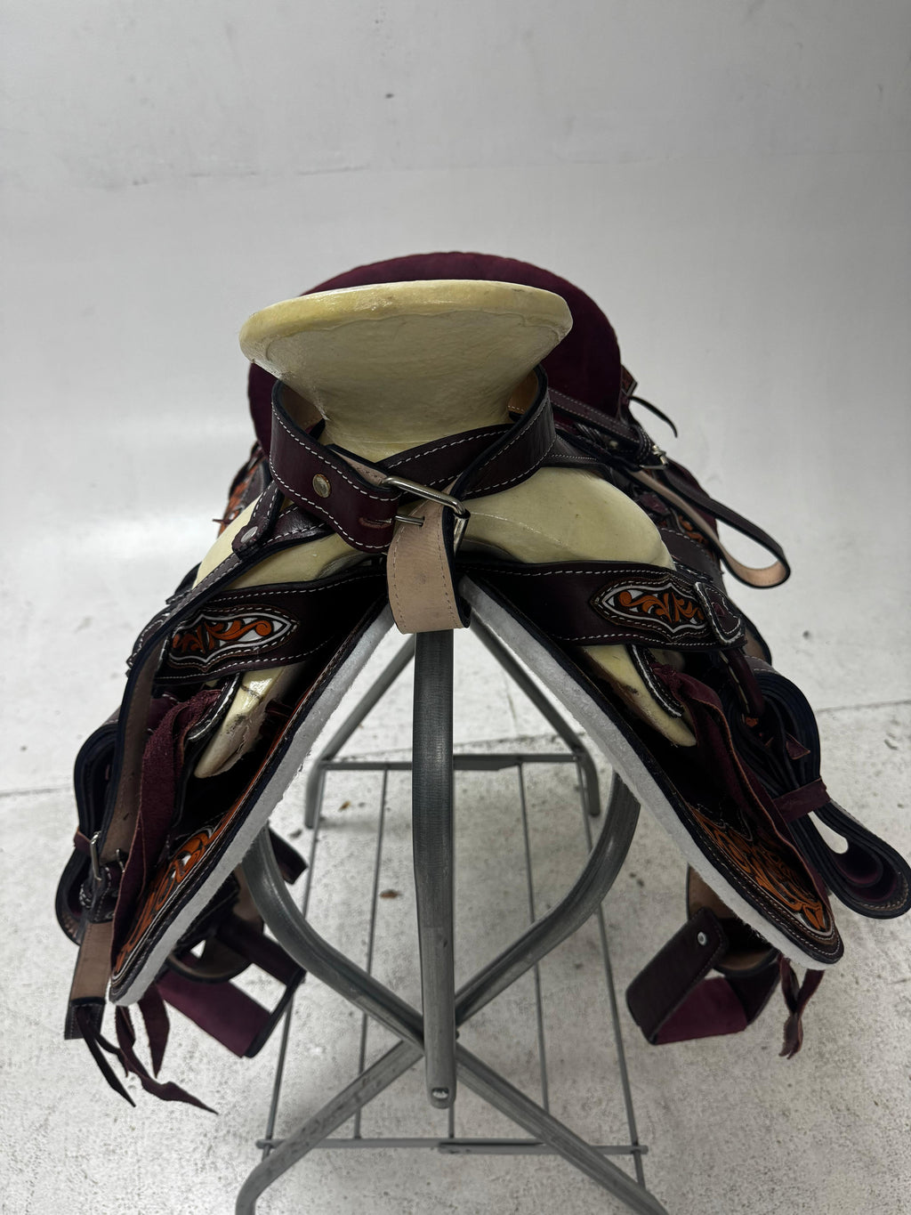 Charro Saddle – Vino Leather with Floral Orange & White Details (15.5”) “El Granate”