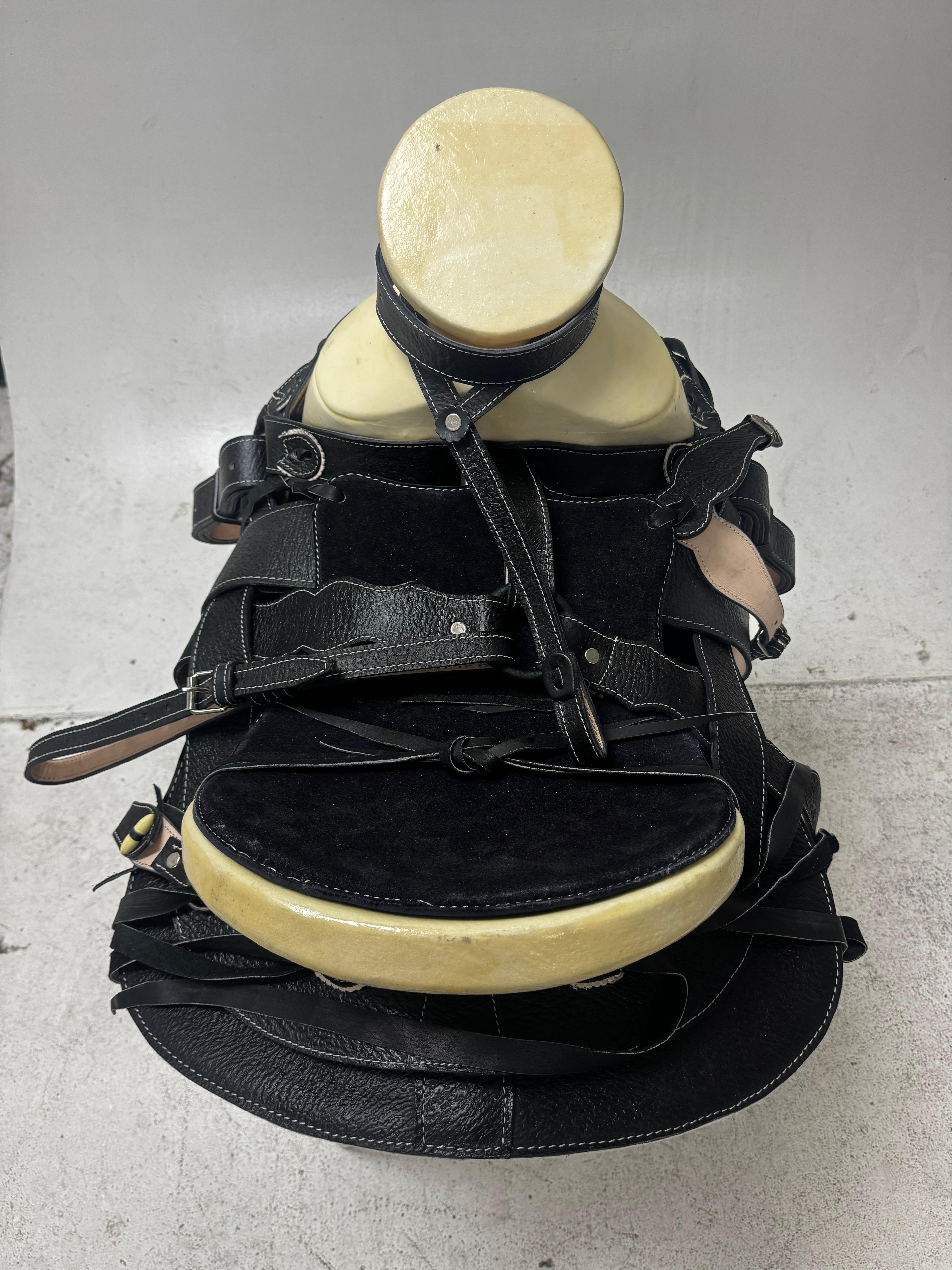 Charro Saddle – All Black Leather with Suede Seat (15.5”) “El Sombra”